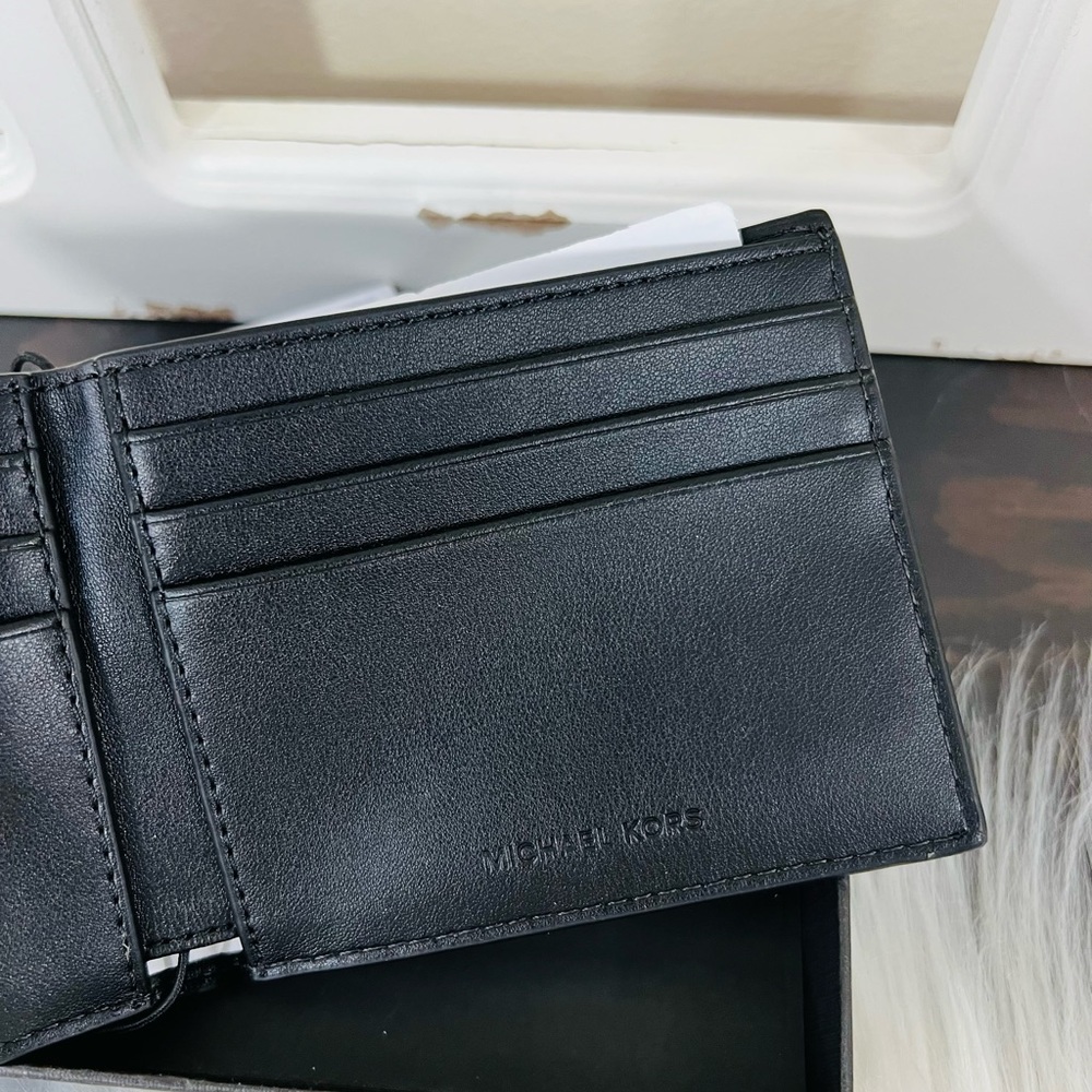 Michael Kors Andy Men’s Slim Billfold Wallet - Picture 8 of 14